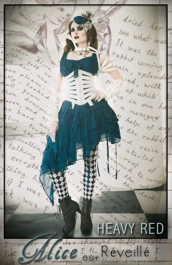 Alice est Reveille - Alice In Wonderland Dress