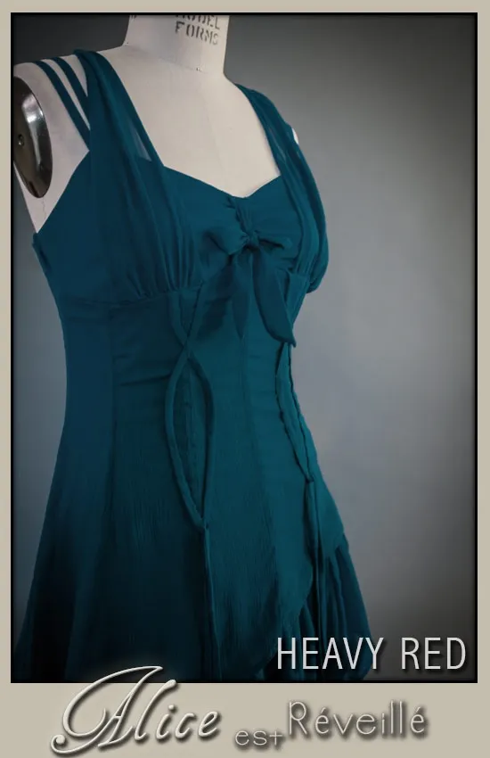 Alice est Reveille - Alice In Wonderland Dress