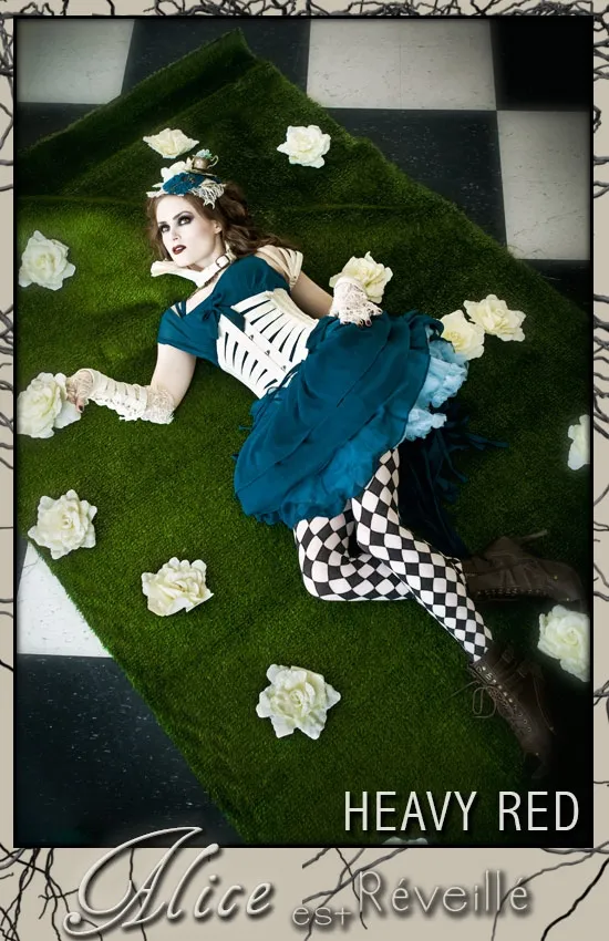 Alice est Reveille - Alice In Wonderland Dress