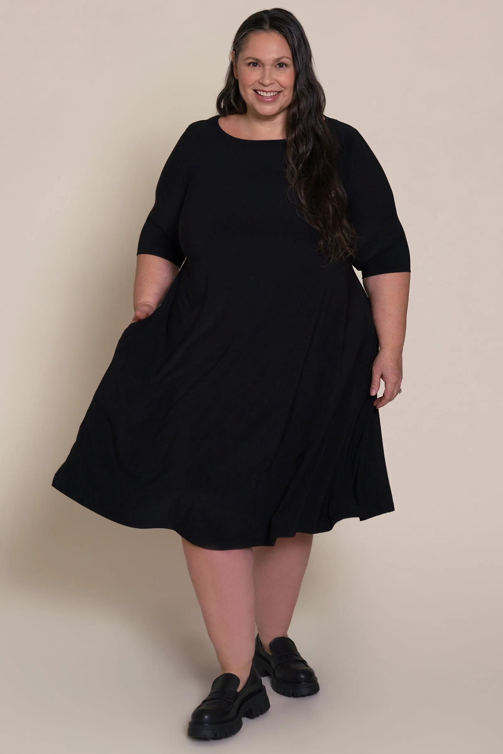 Nu Trapeze Dress Plus | Black