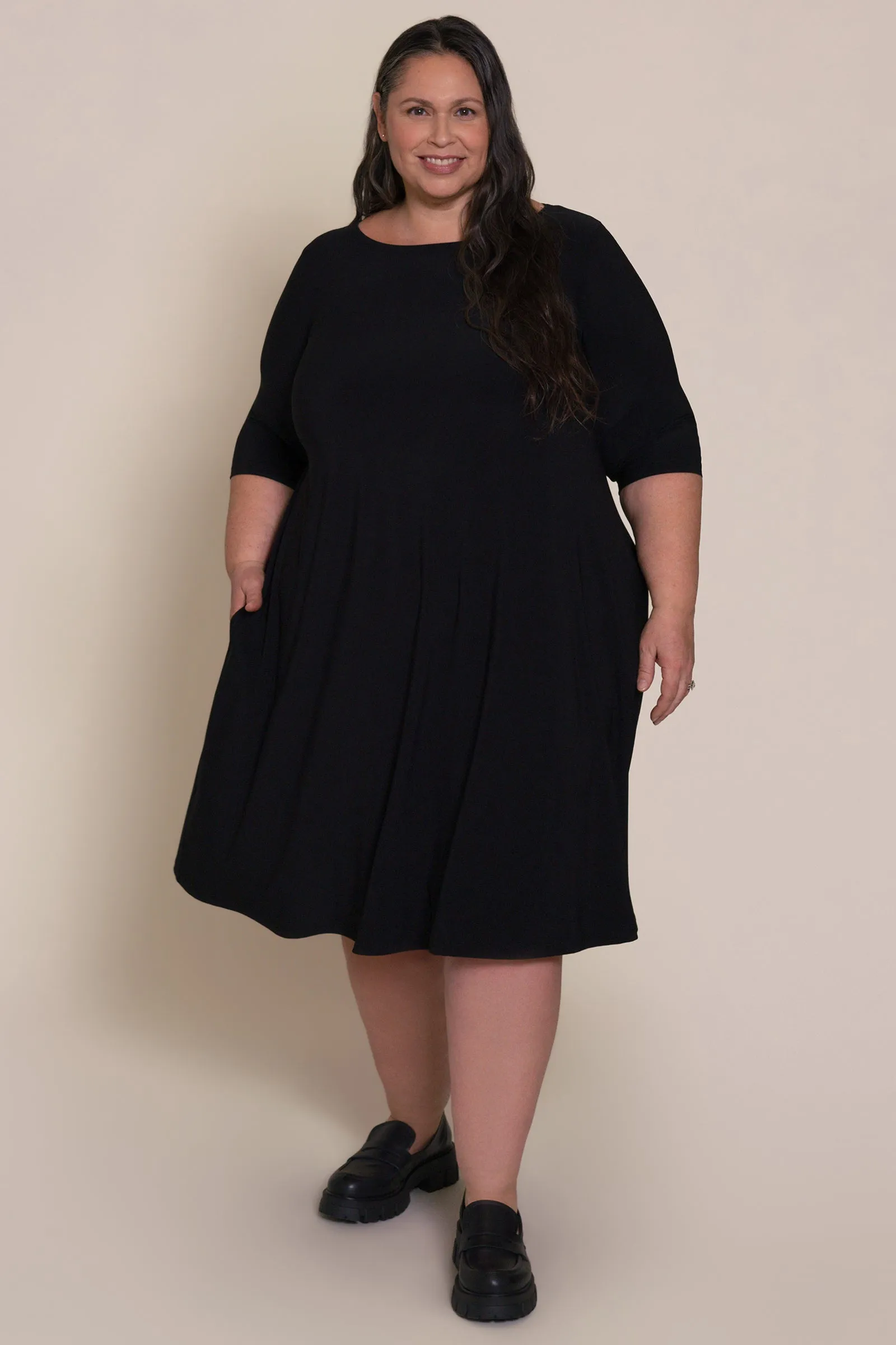 Nu Trapeze Dress Plus | Black