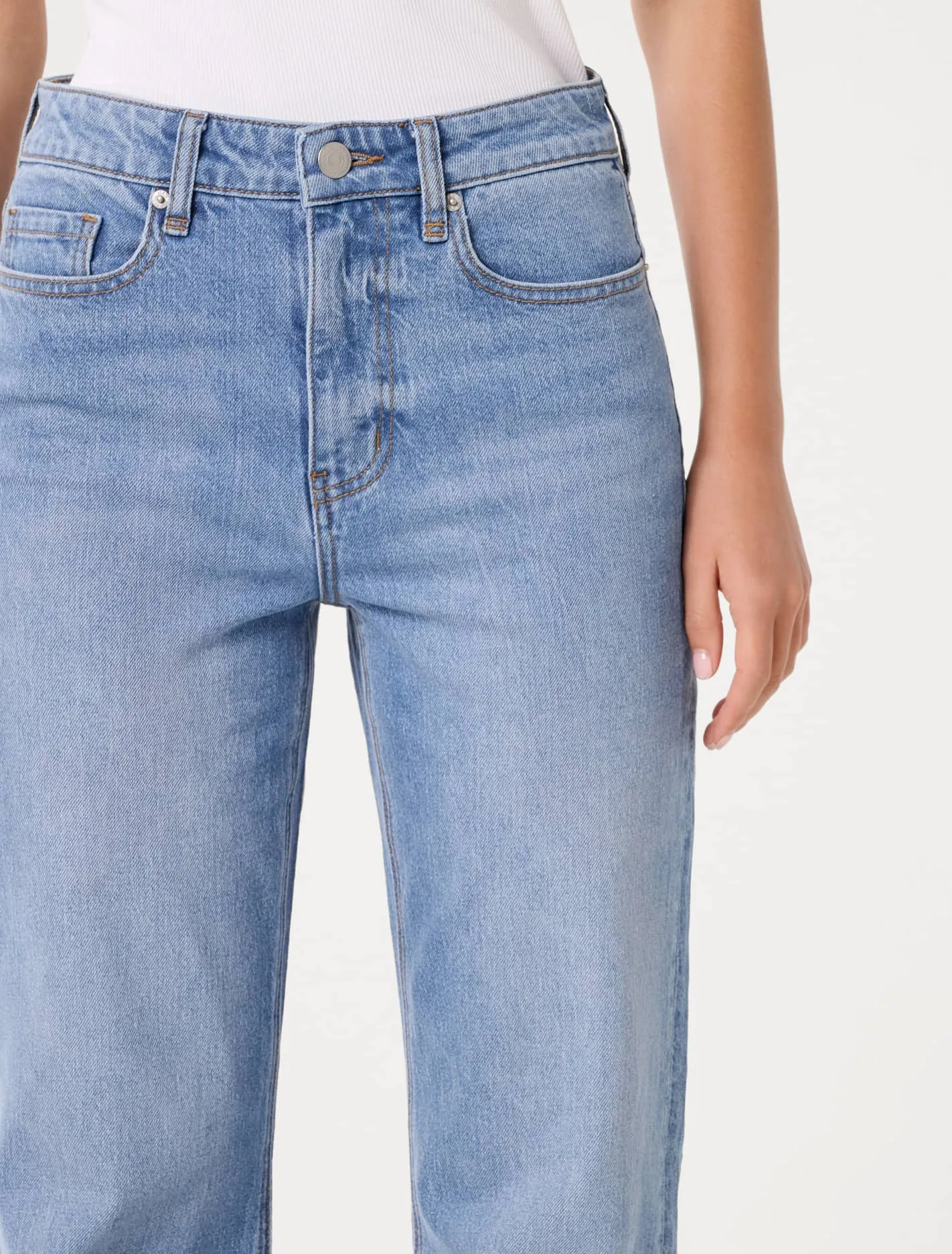 Skyla Straight Leg Jeans